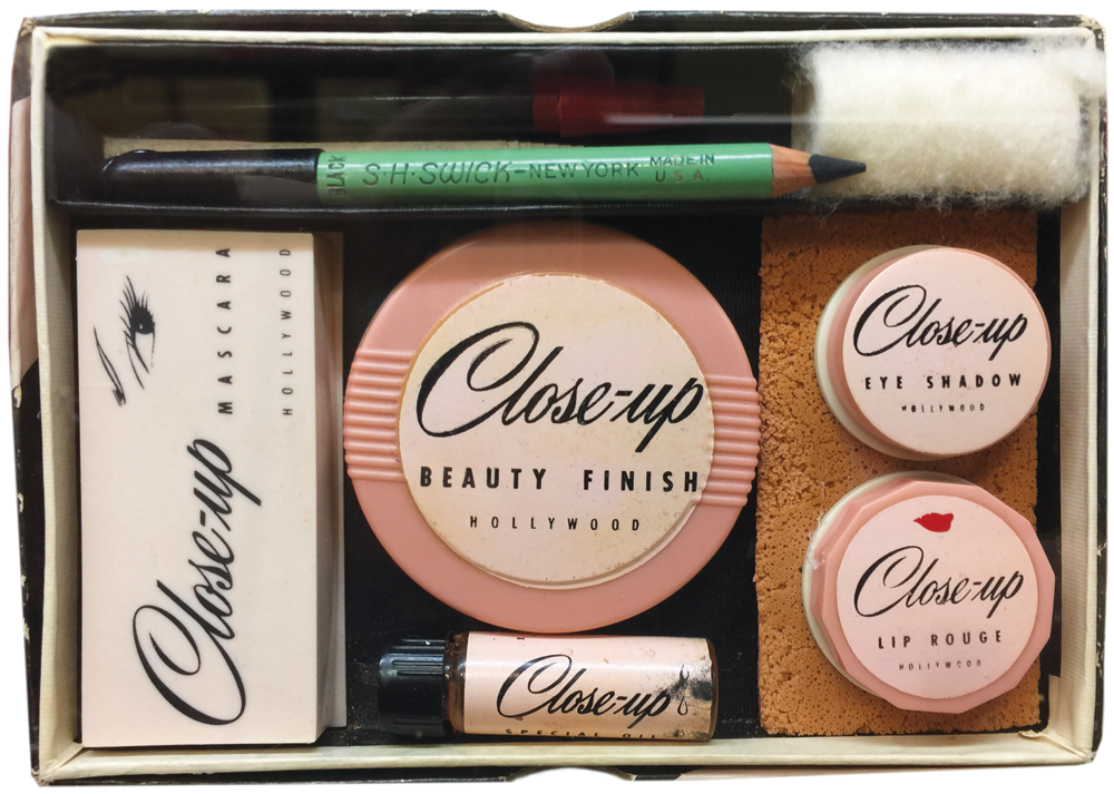 Vintage makeup kit from Close-up.